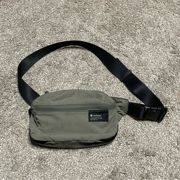lululemon athletica Handbags - Lululemon Clean Lines Belt Bag